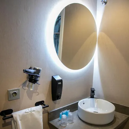 Vitium Hotel 2*