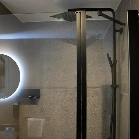 Vitium Hotel 2*